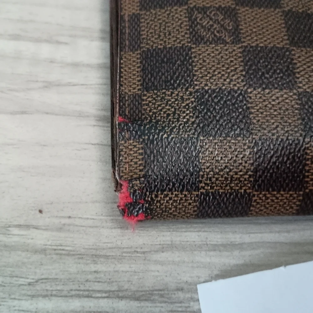 Vintage, Authentic Louis Vuitton Famier Ebene Mens Credit Wallet